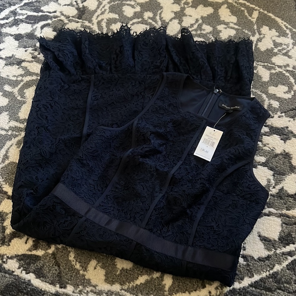 Banana Republic Lace Midi Dress - Picture 4 of 4
